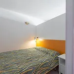 Perfect Place חוואר
