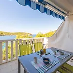 Perfect Place חוואר